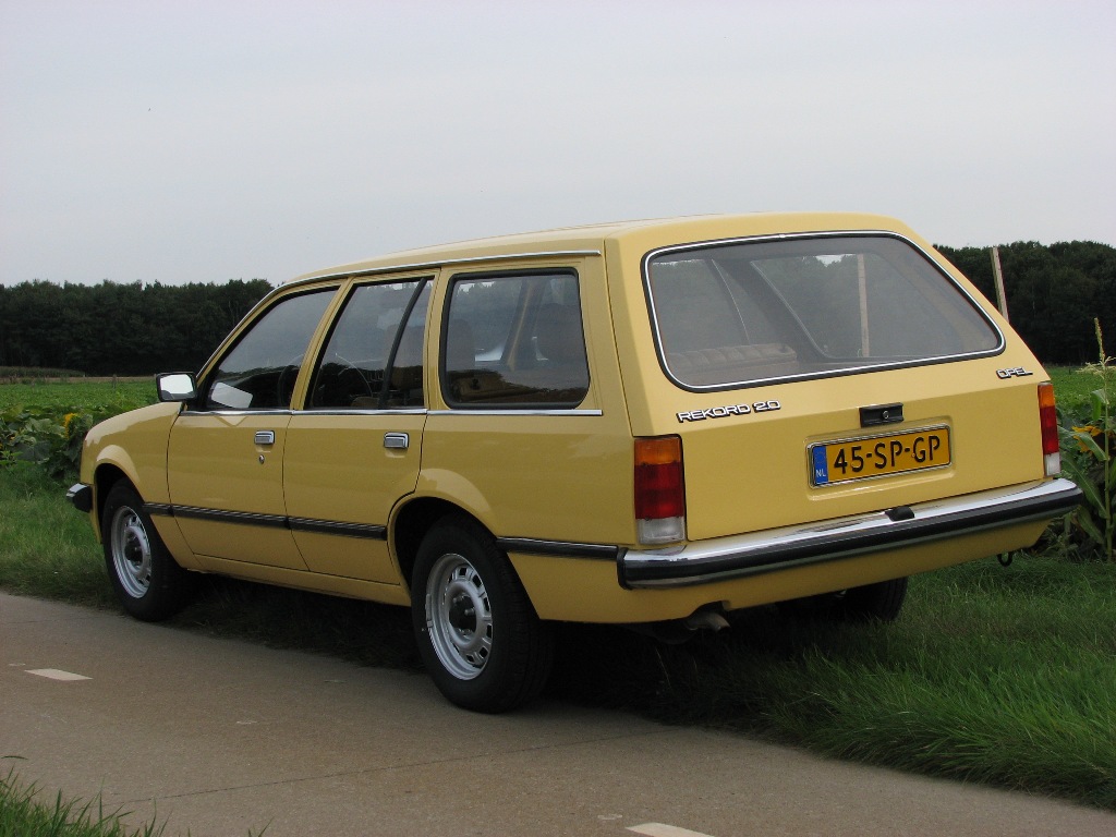 Rekord_E_CarAVan009