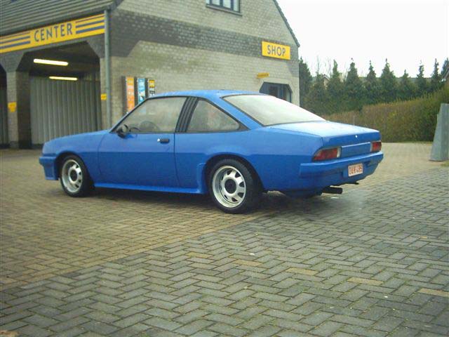 b2004033113