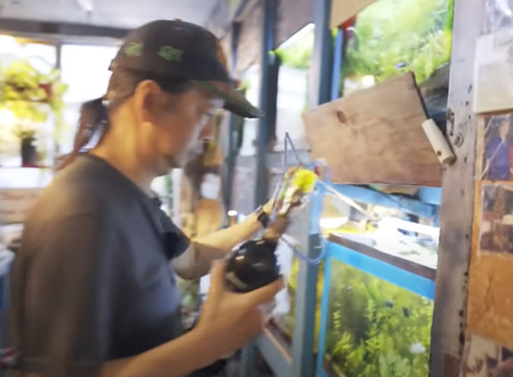 Mr. Hau Adding CO₂ to a in Tank Bottle